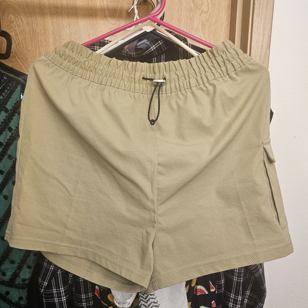 Nike Womens Khaki Elastic Tie Shorts With One Cargo Pocket